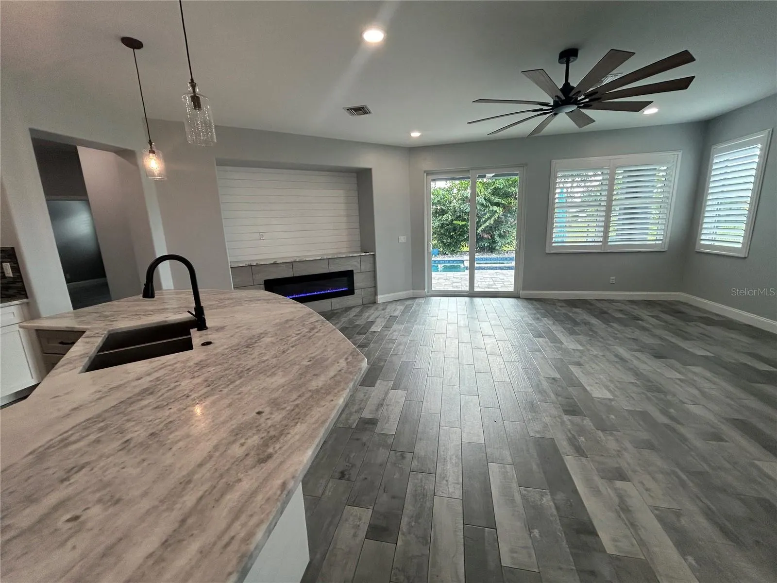 25427 DOREDO DR