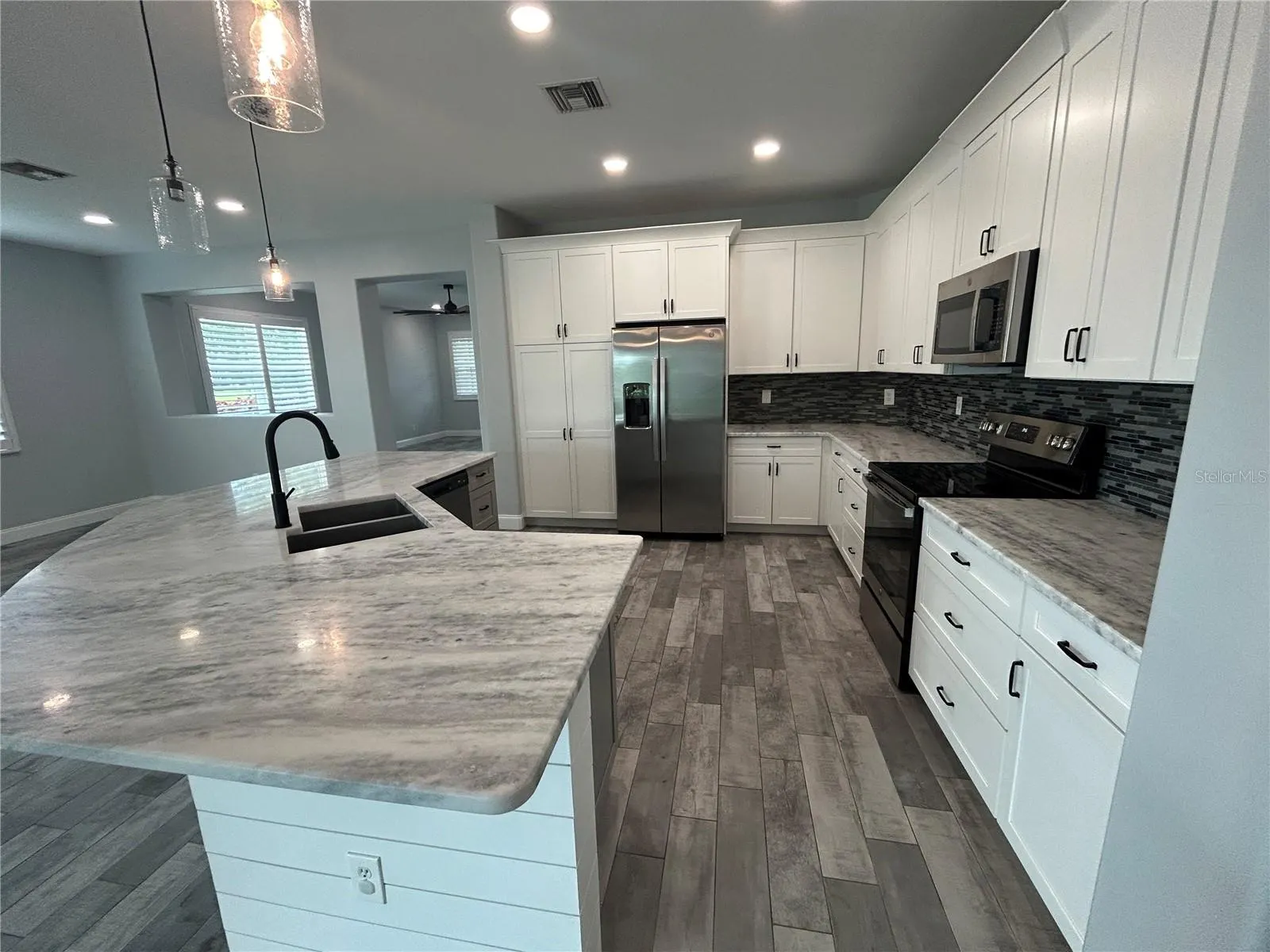 25427 DOREDO DR