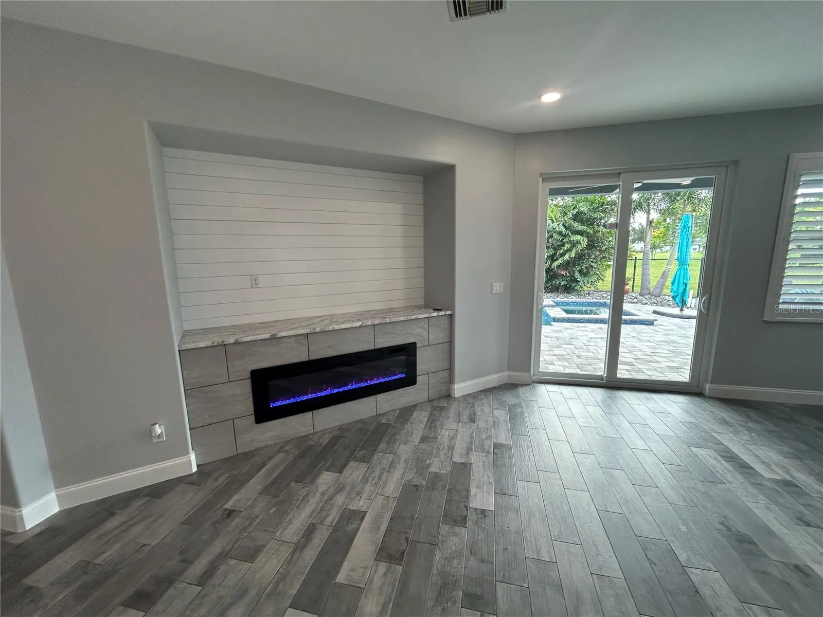 25427 DOREDO DR