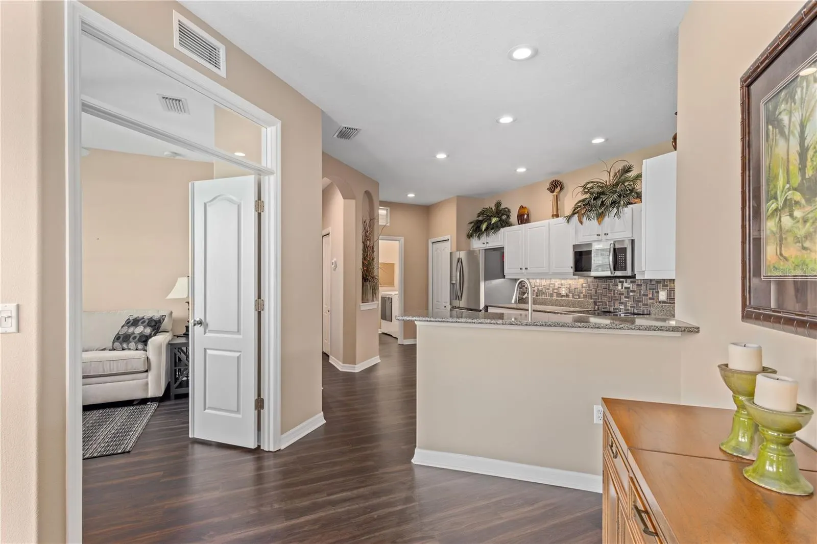 5064 WHISPERING OAKS DR
