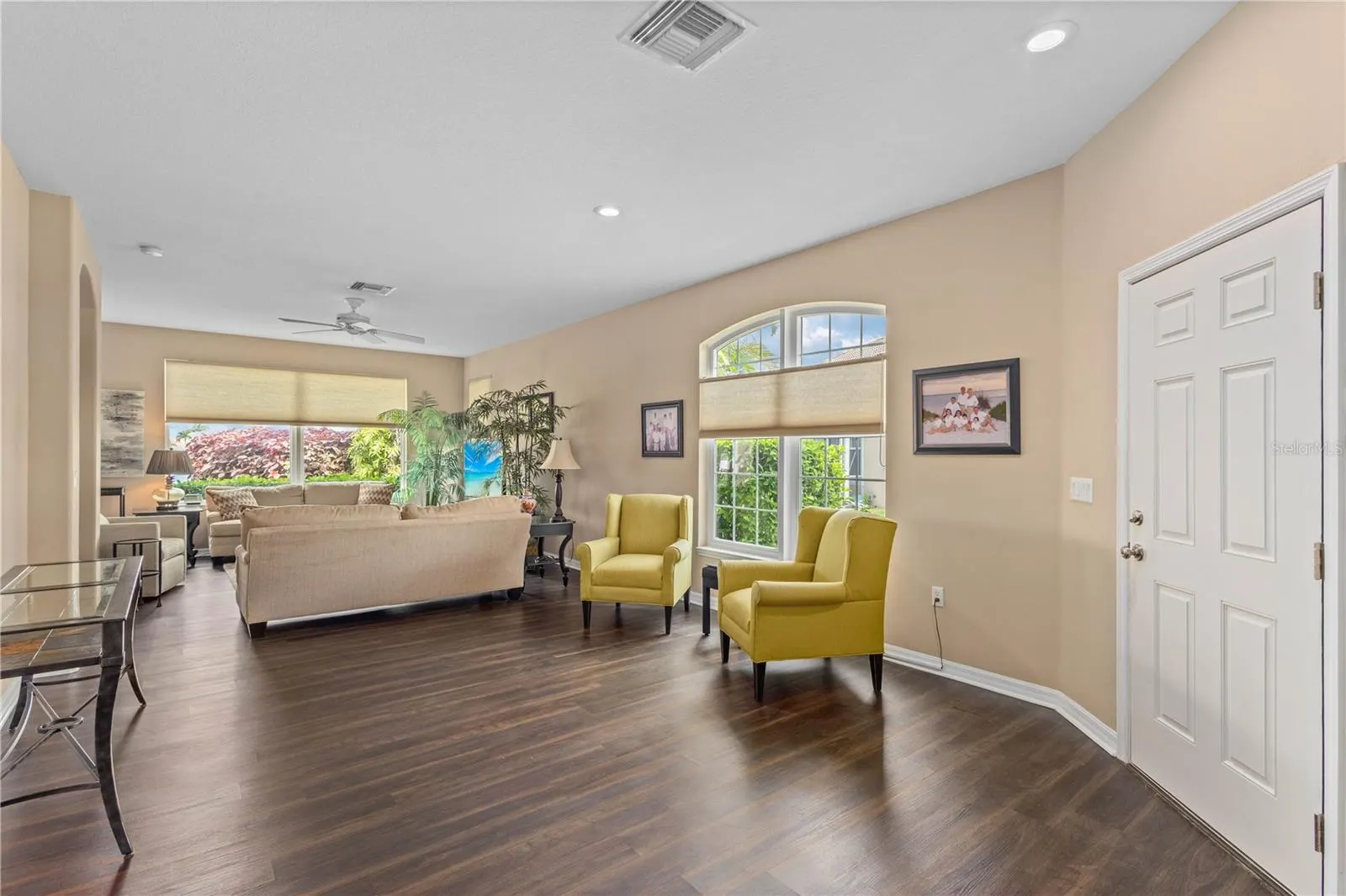 5064 WHISPERING OAKS DR