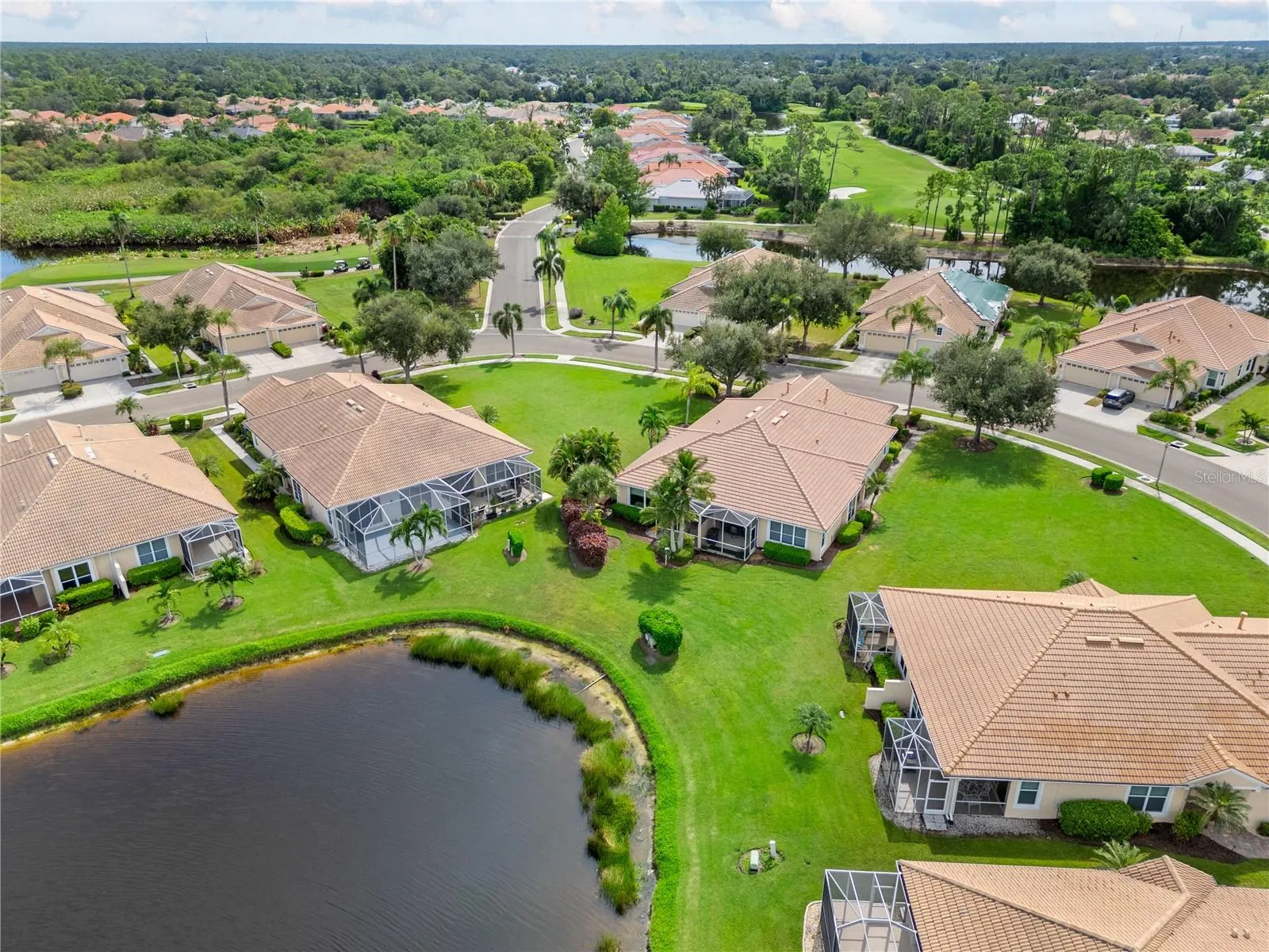 5064 WHISPERING OAKS DR