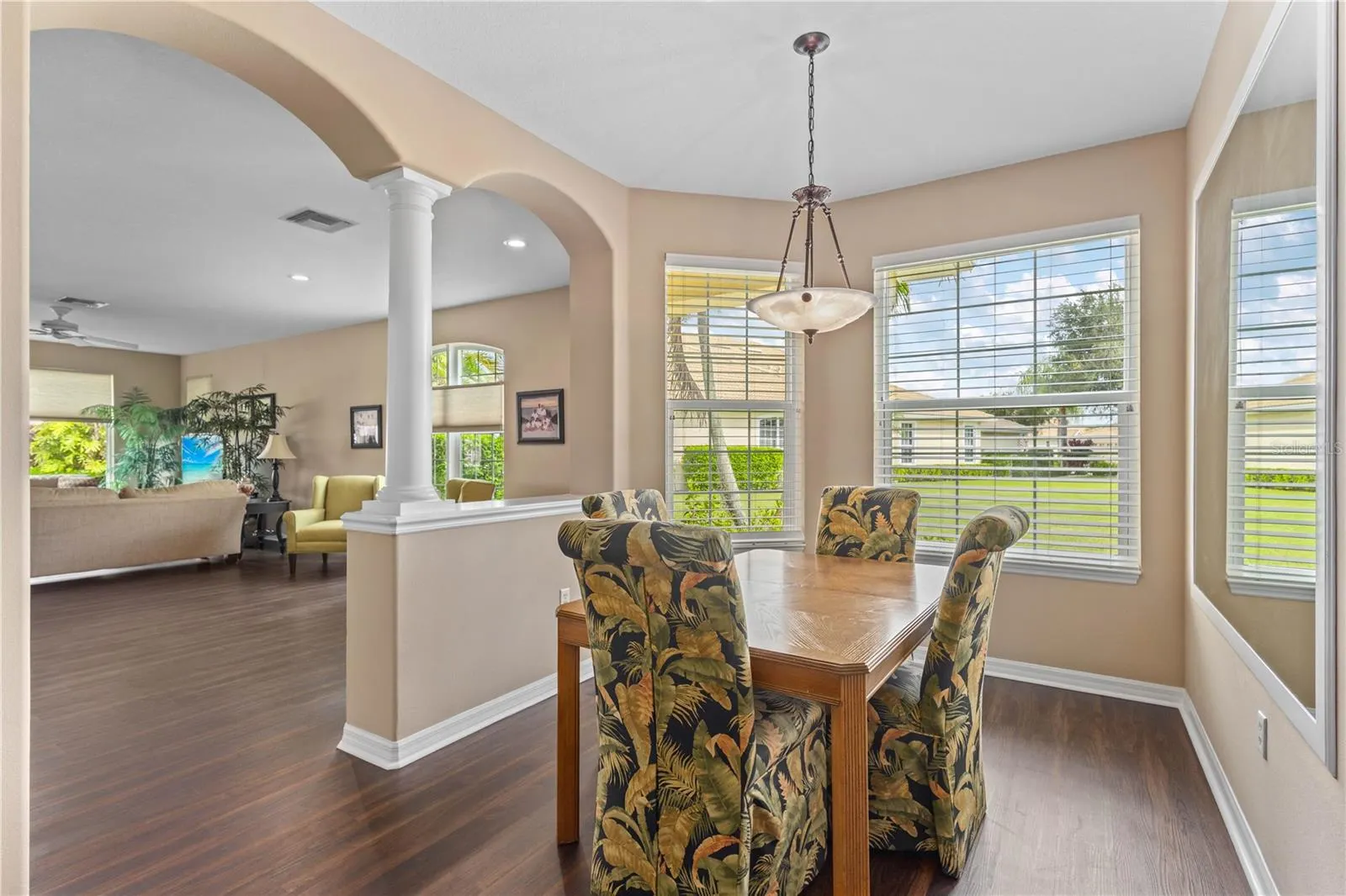 5064 WHISPERING OAKS DR