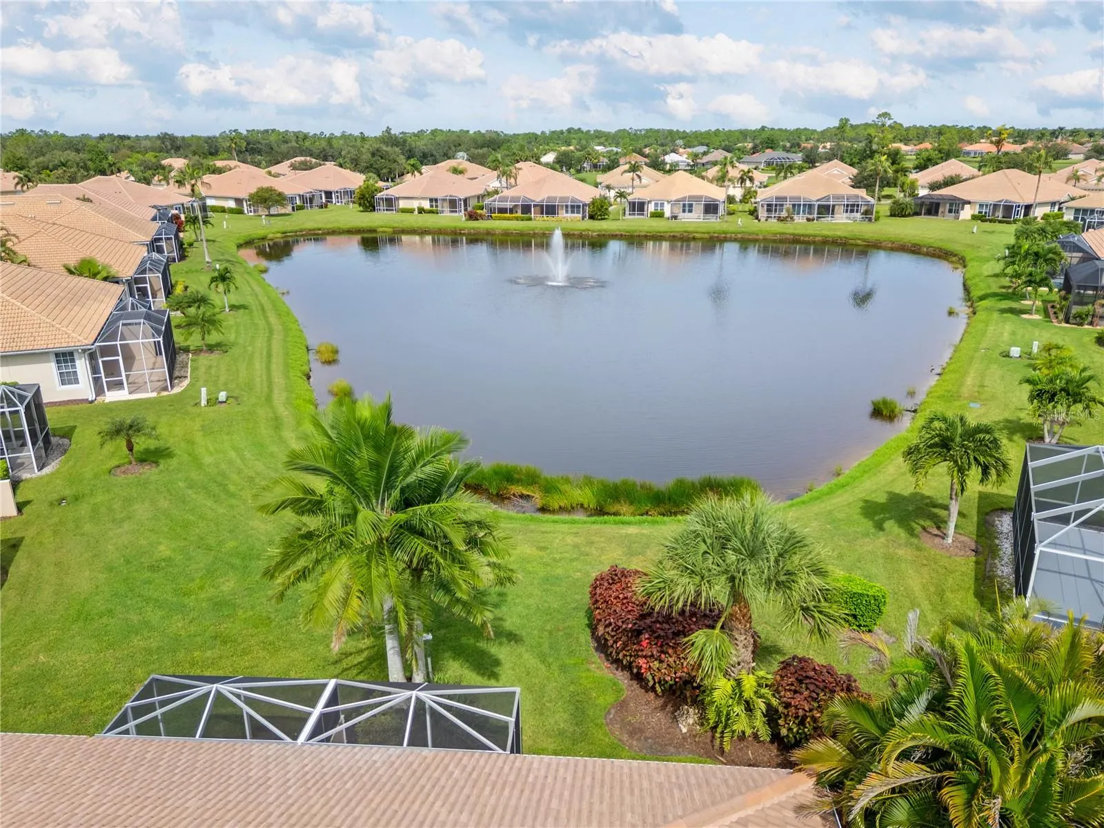 5064 WHISPERING OAKS DR