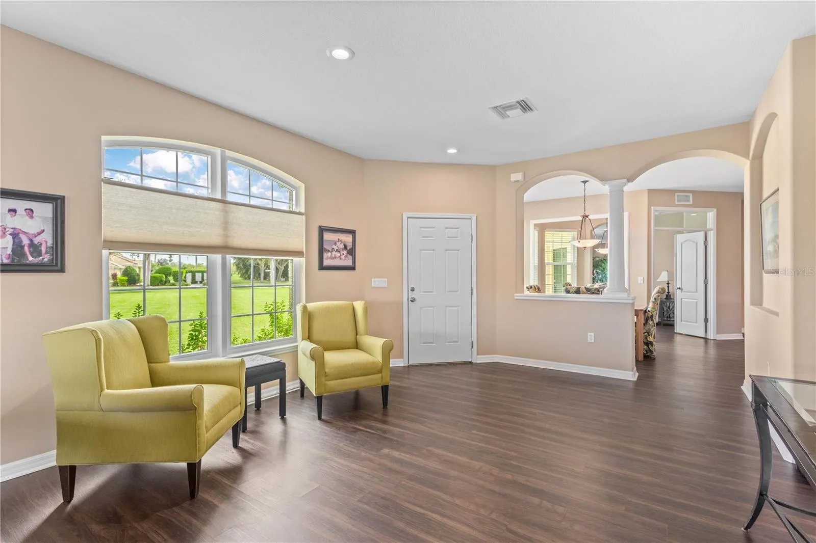 5064 WHISPERING OAKS DR