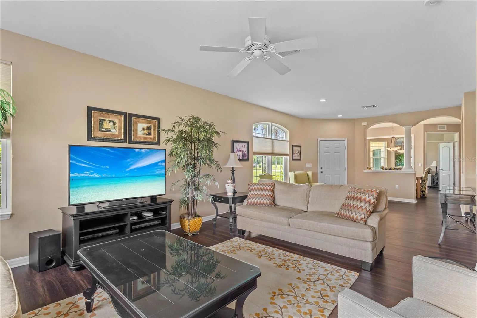 5064 WHISPERING OAKS DR