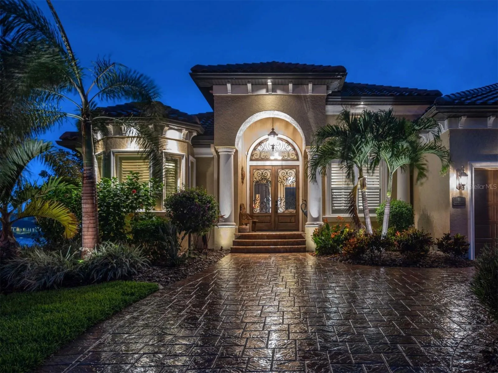 95 COLONY POINT DR