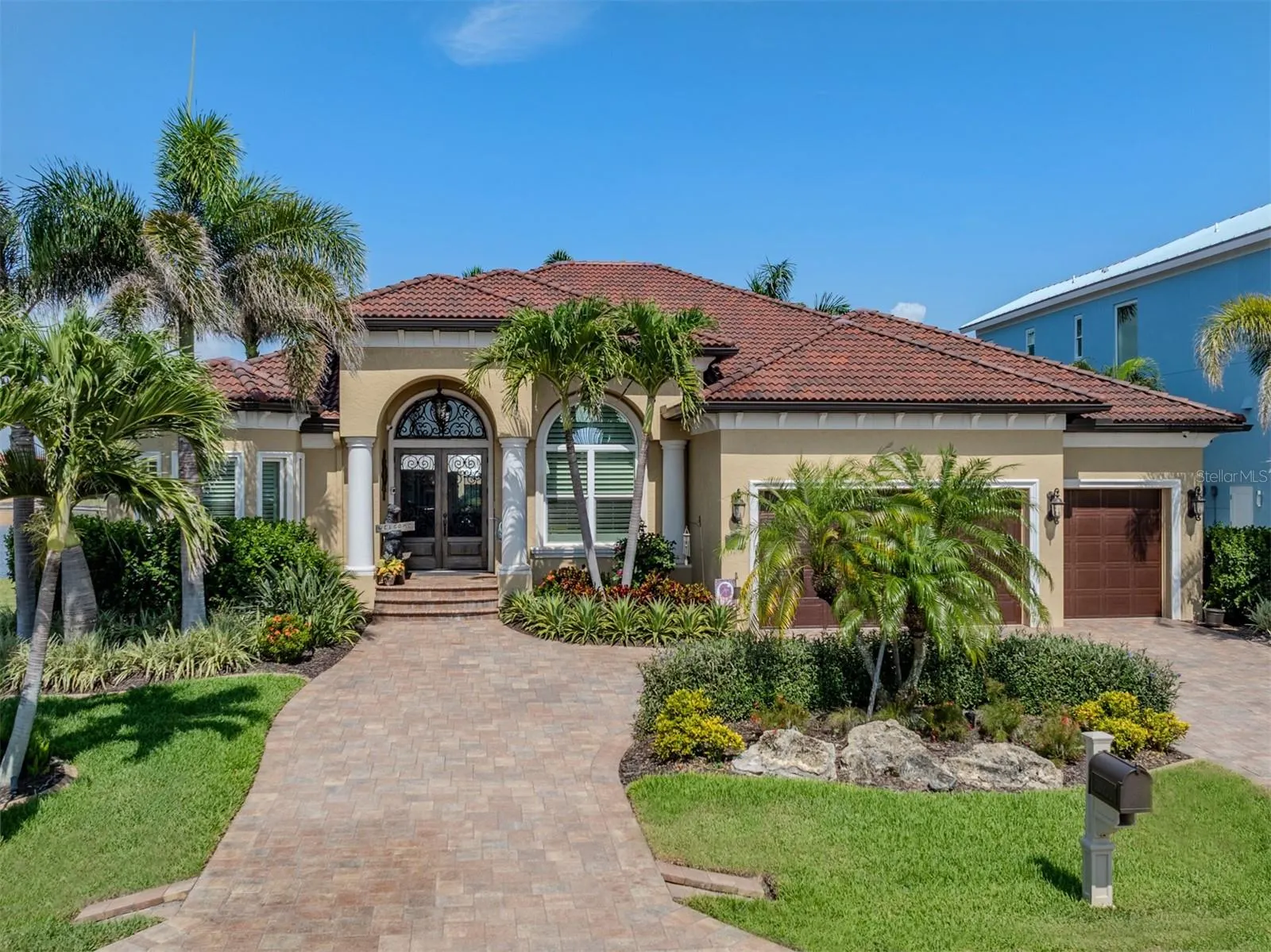 95 COLONY POINT DR