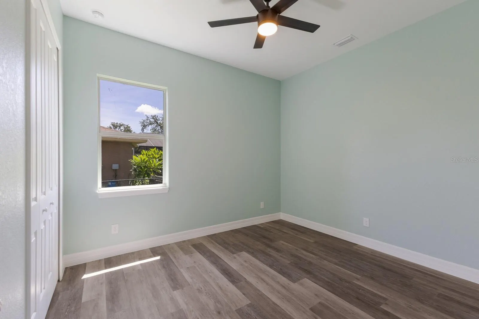 105 SPUR DR