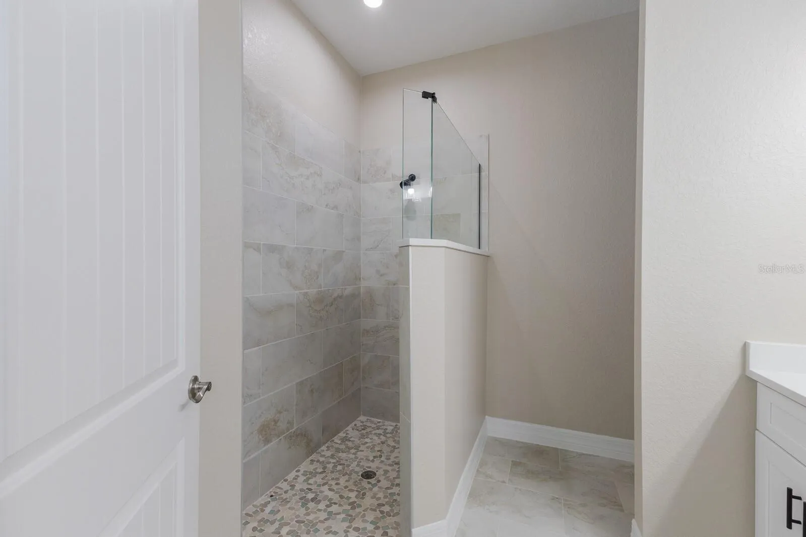 105 SPUR DR