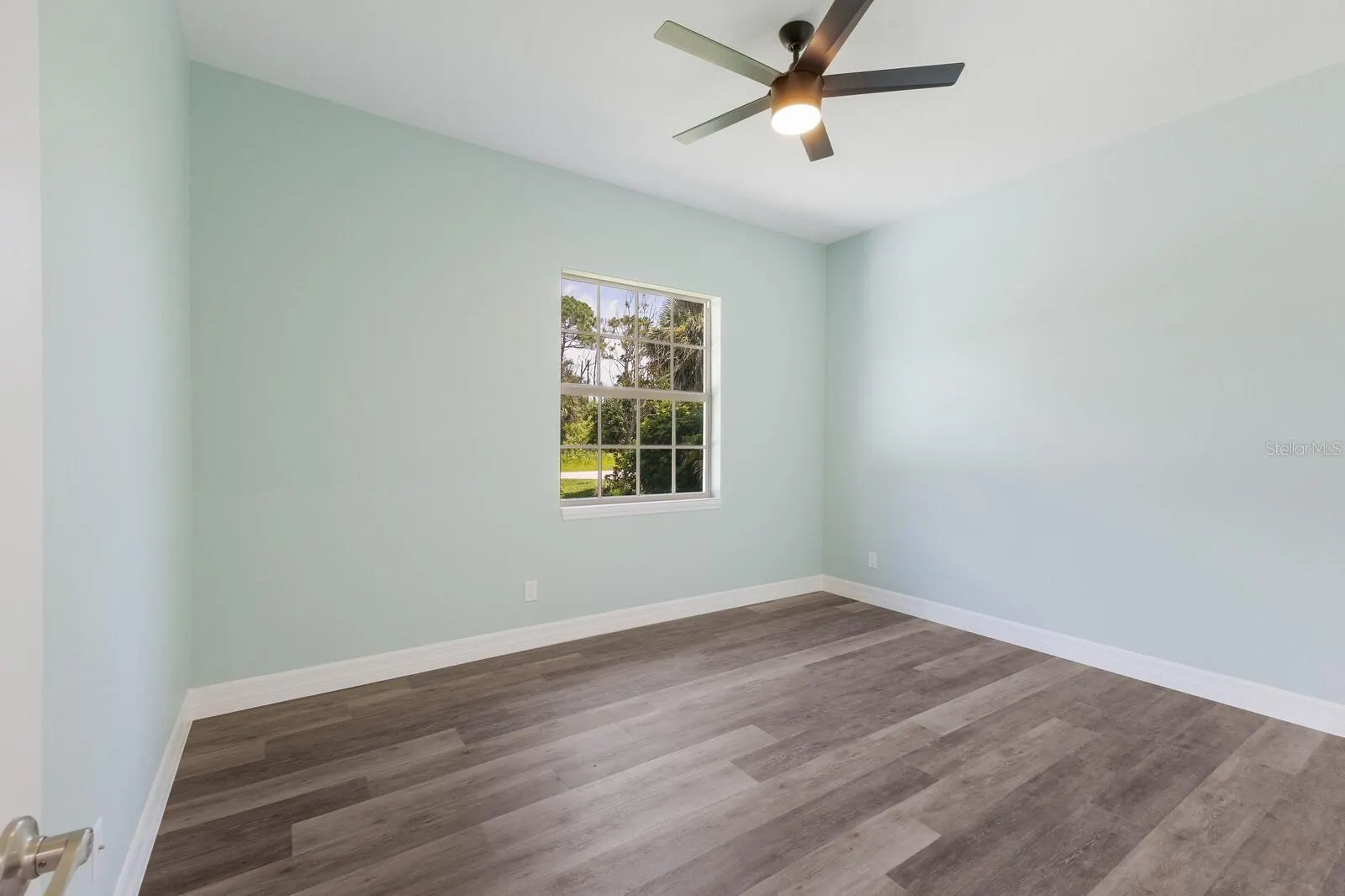 105 SPUR DR
