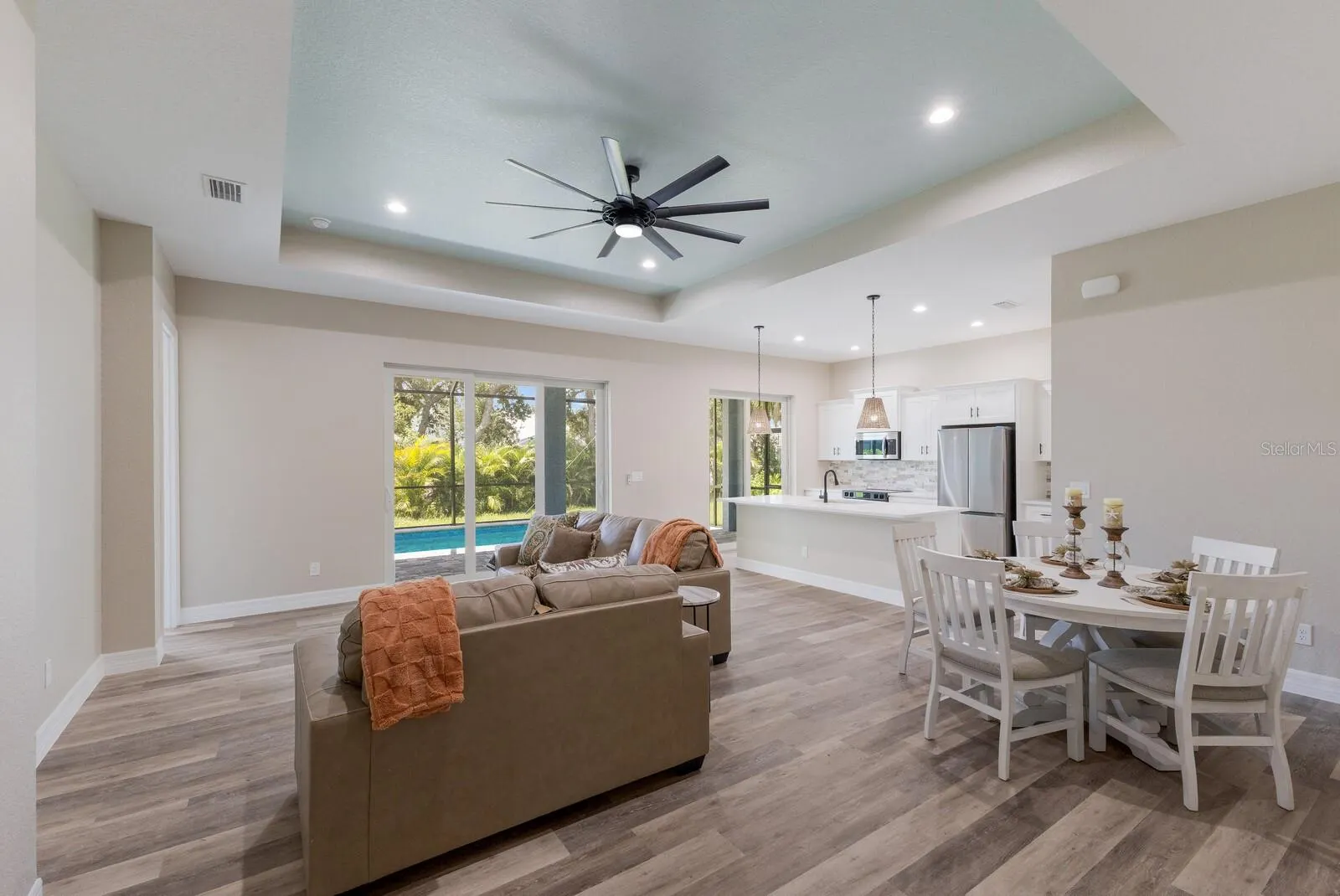 105 SPUR DR