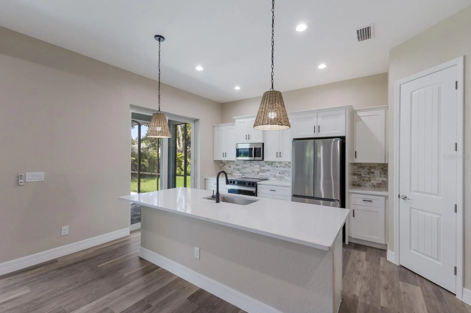 105 SPUR DR