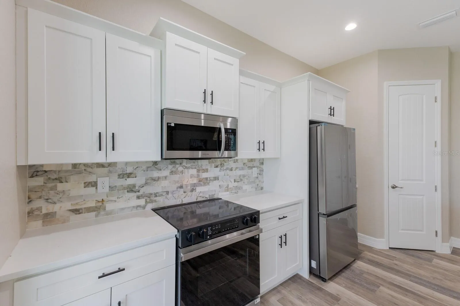 105 SPUR DR