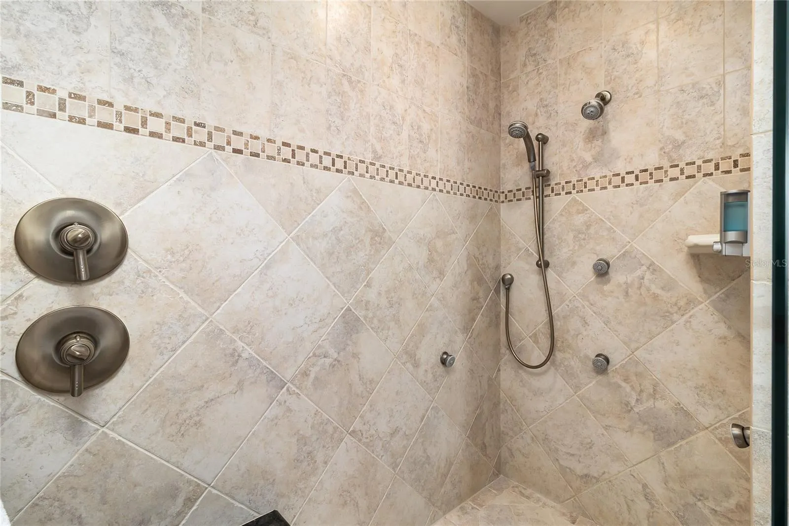 1428 KITTIWAKE DR