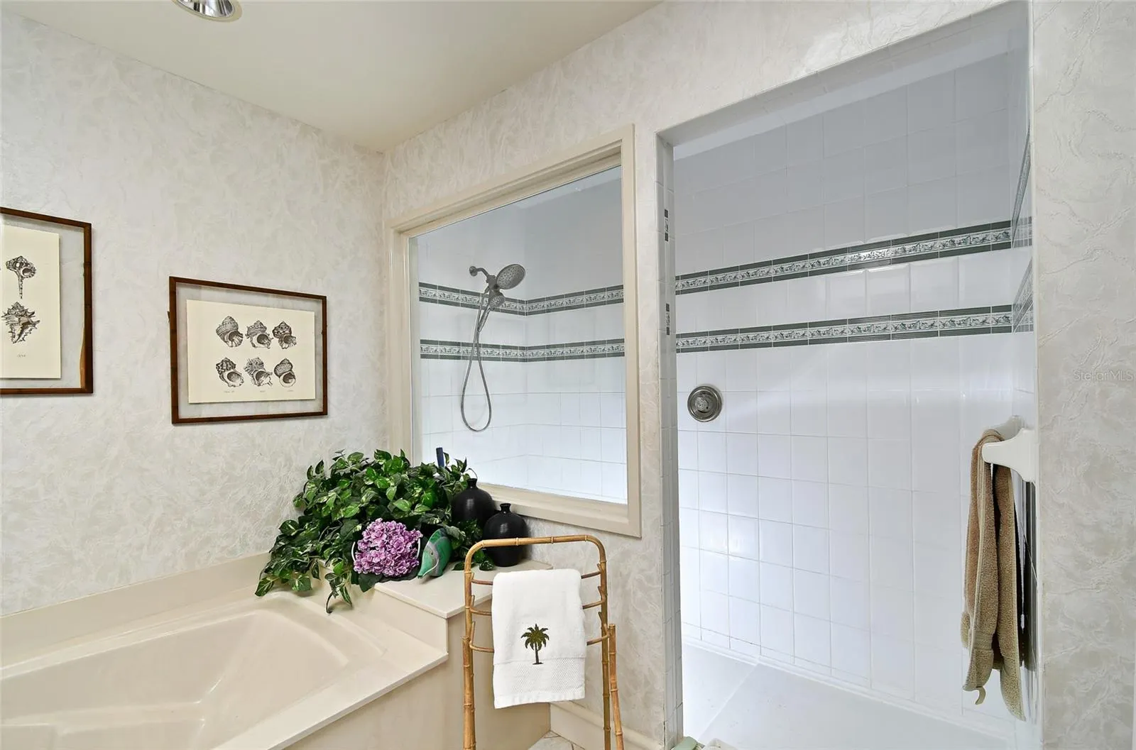 6030 KEY LARGO CIR