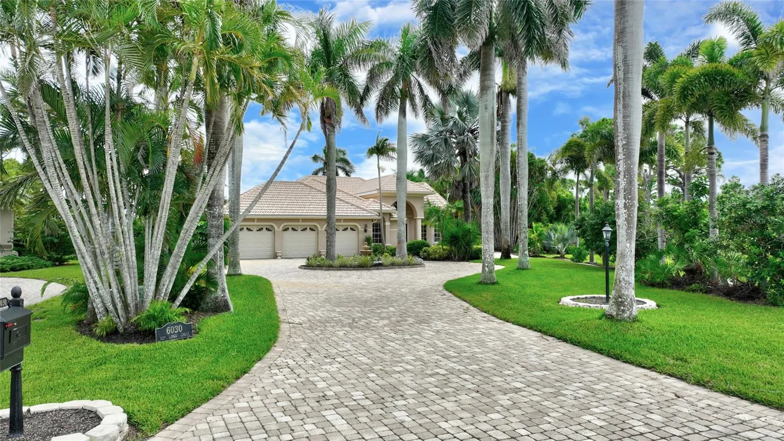 6030 KEY LARGO CIR