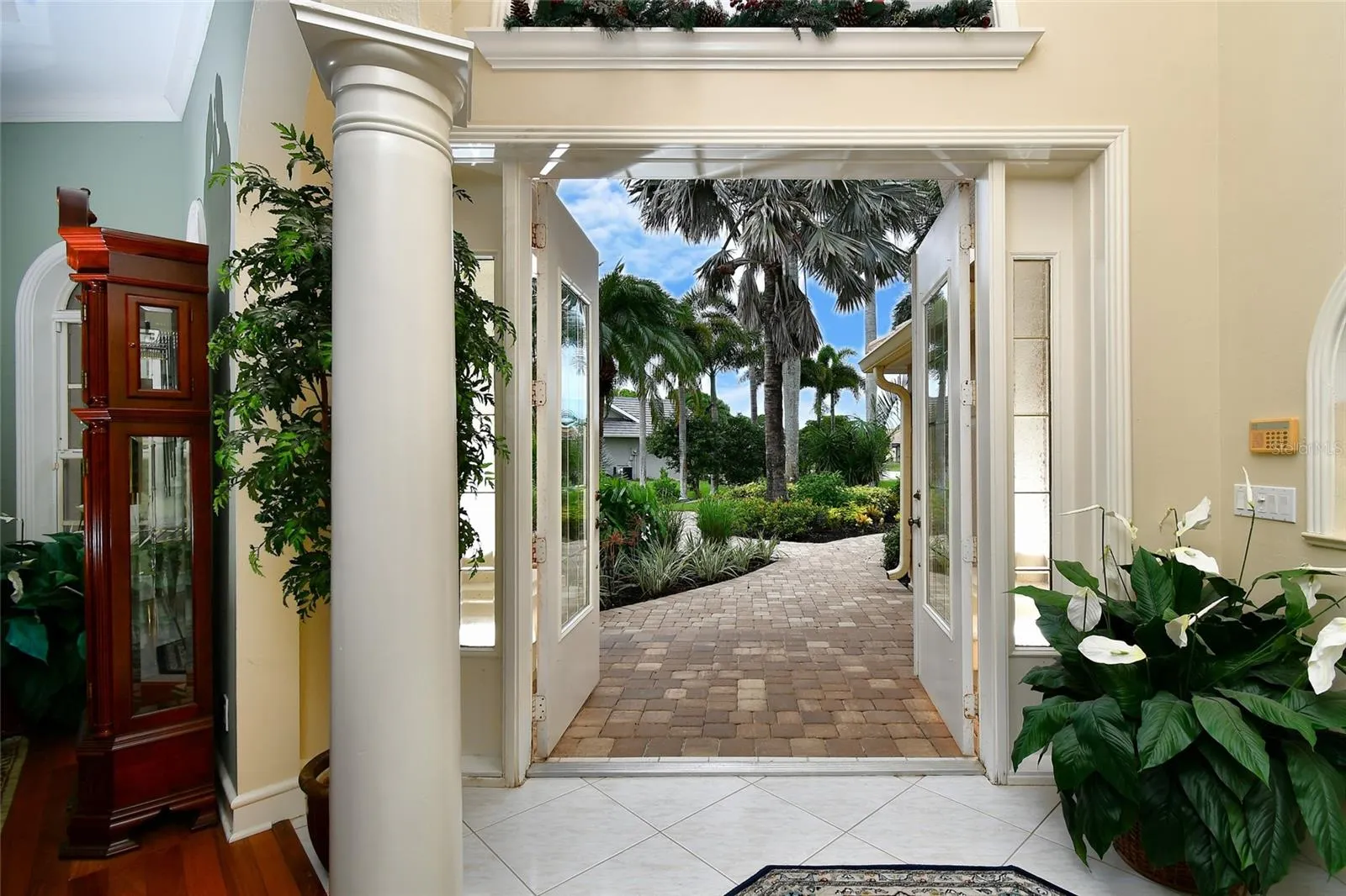 6030 KEY LARGO CIR