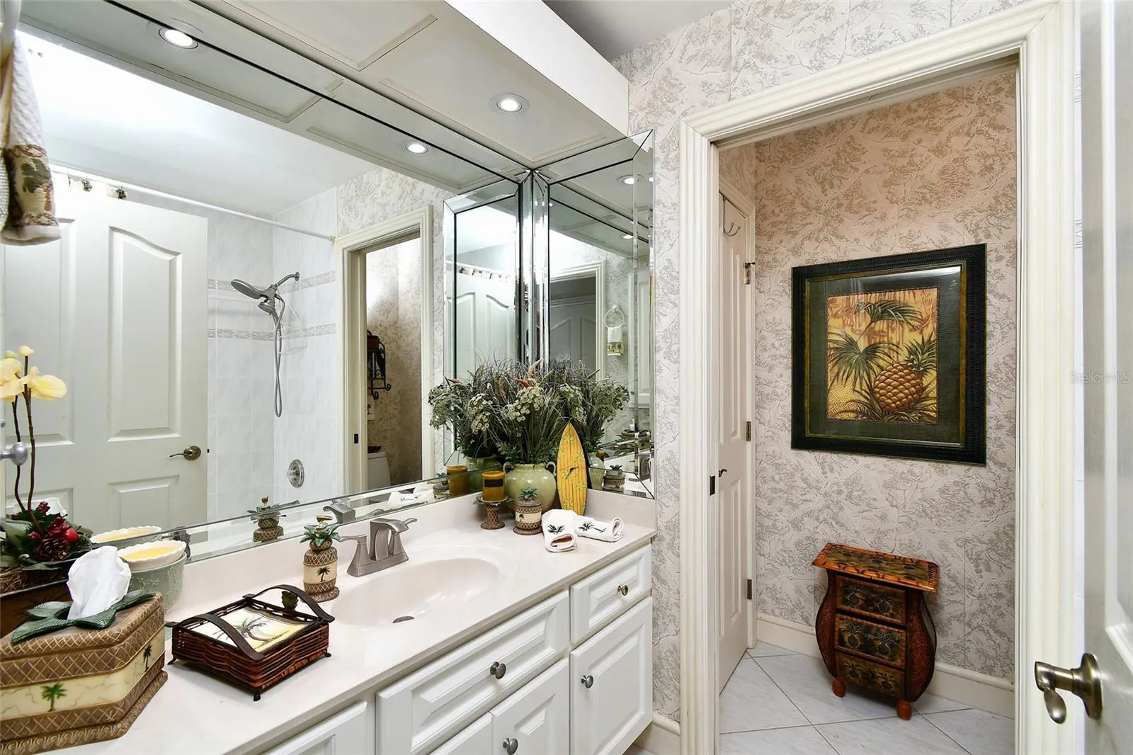6030 KEY LARGO CIR