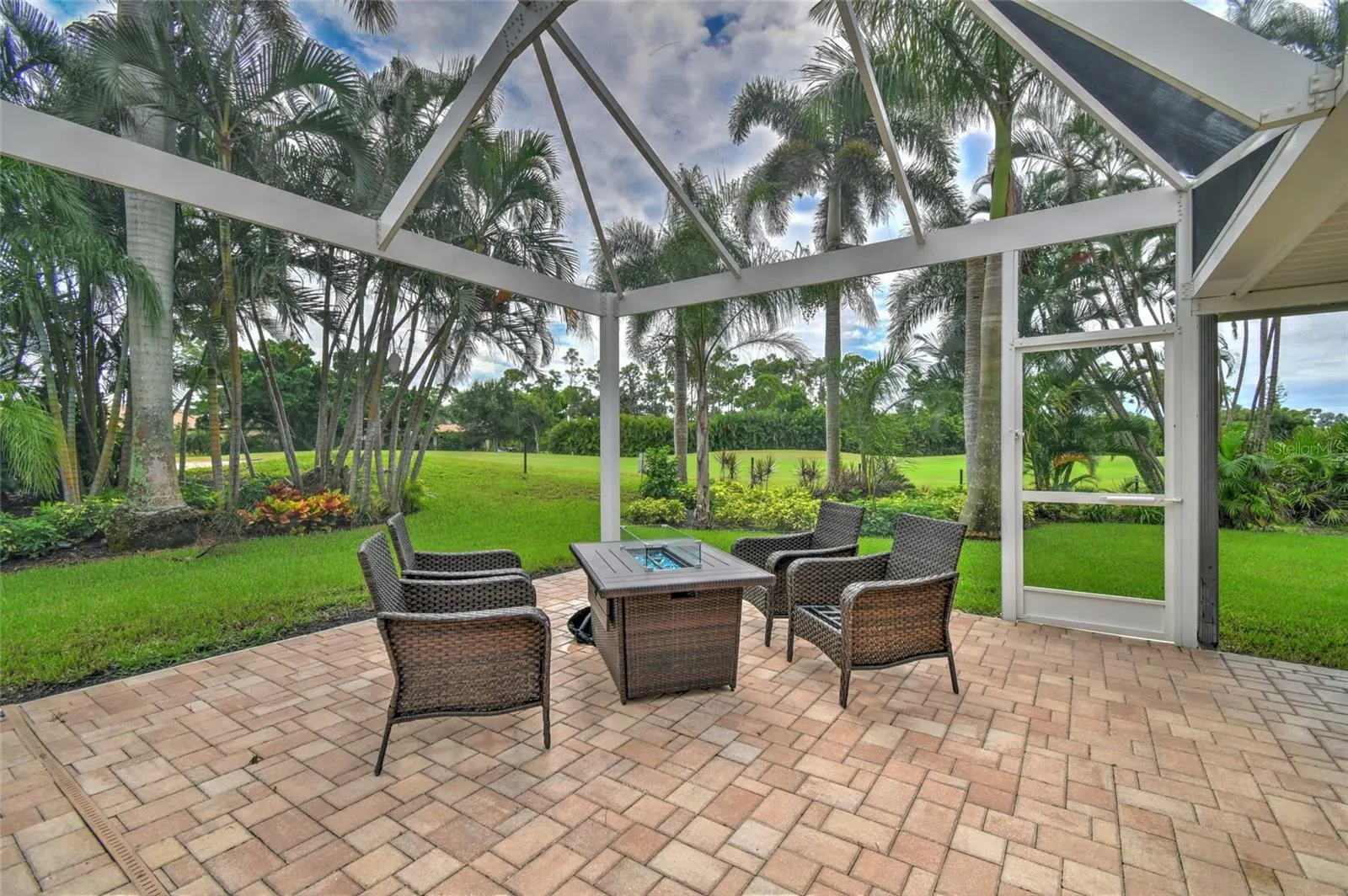 6030 KEY LARGO CIR