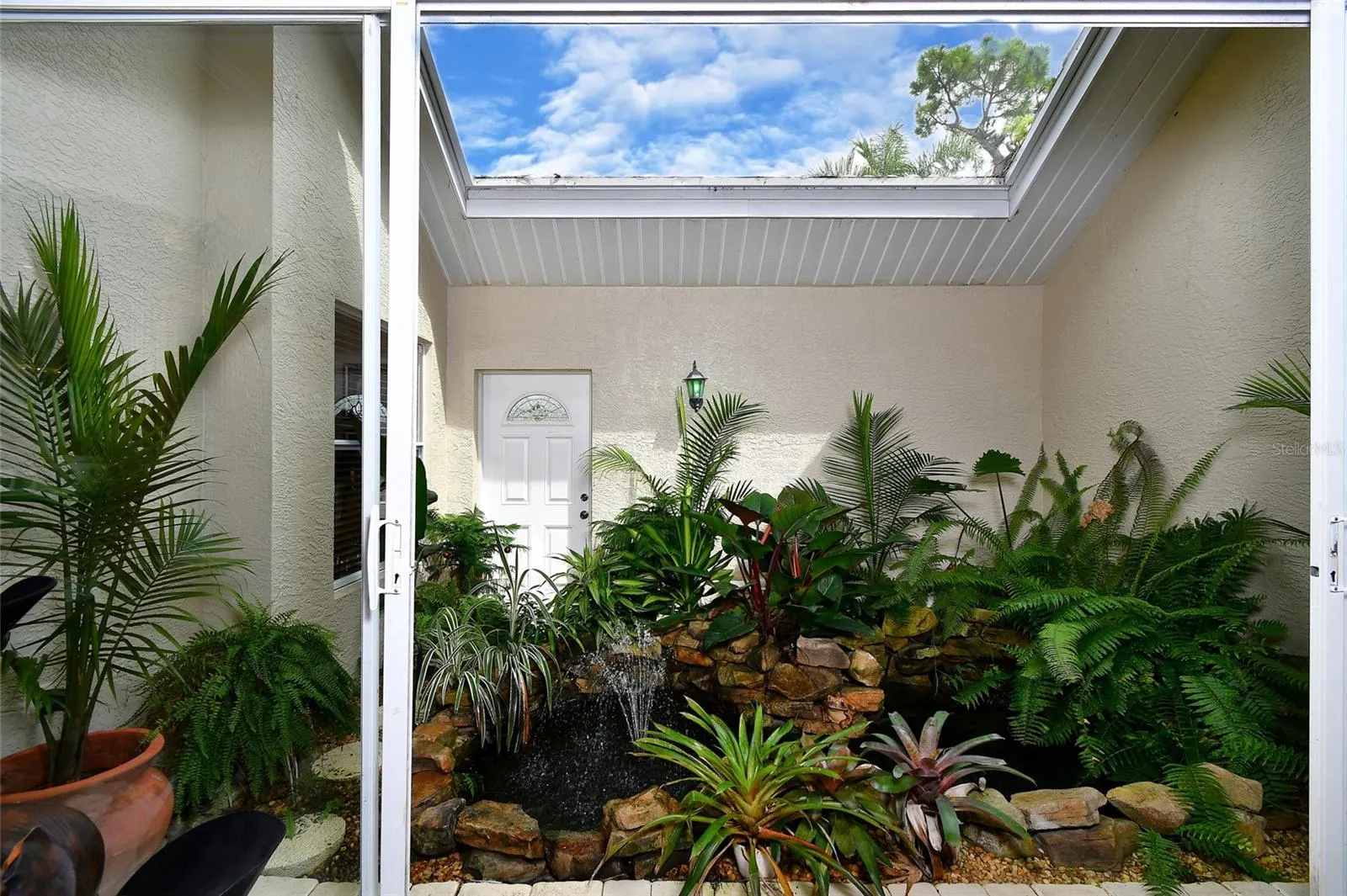 6030 KEY LARGO CIR