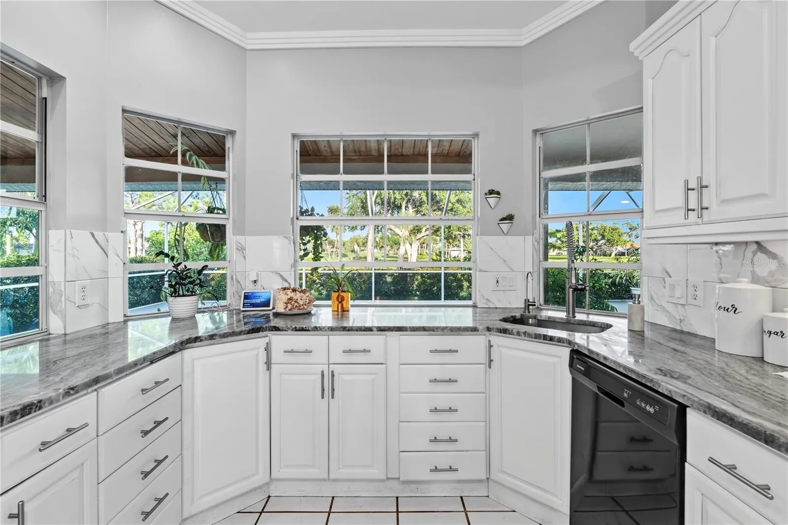 1705 SW 15TH AVE