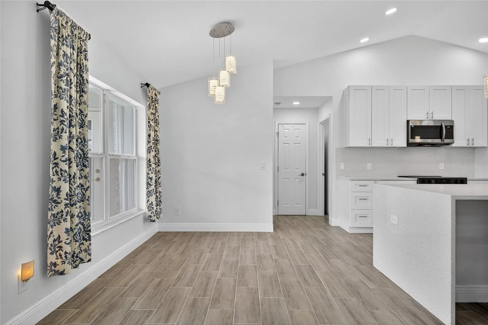 27069 ECUADOR DR