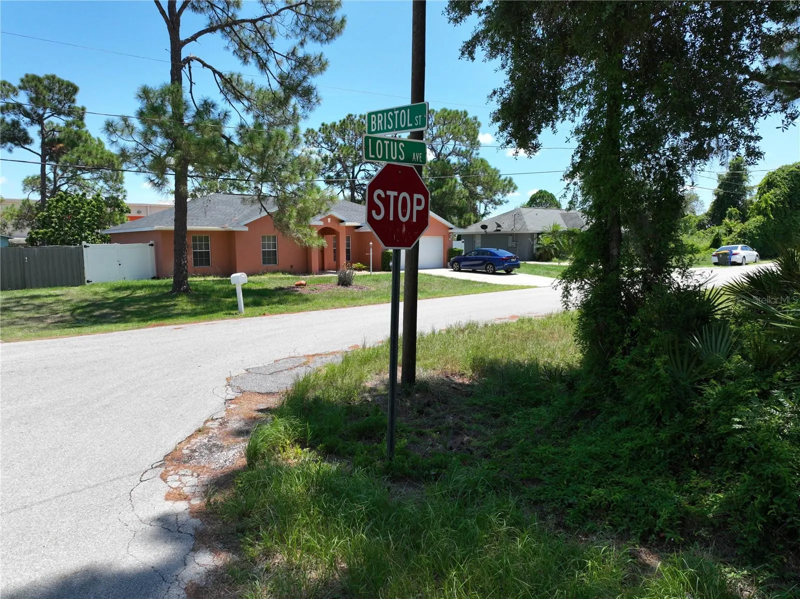 530 LOTUS AVE
