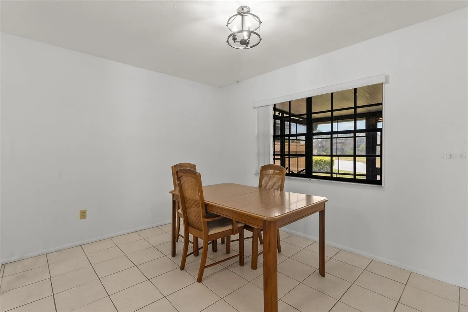 5628 LINKSMAN PL