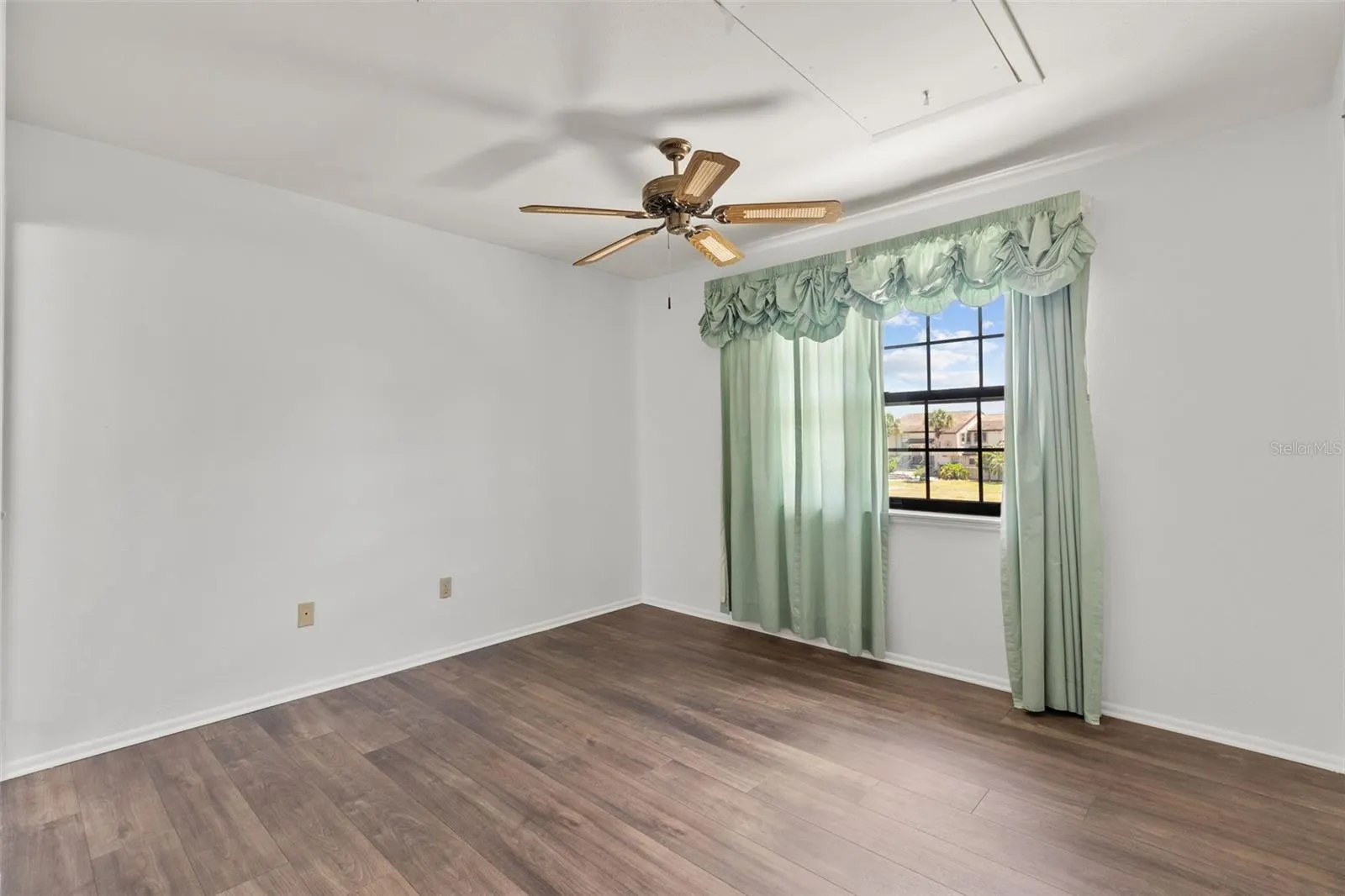 5628 LINKSMAN PL