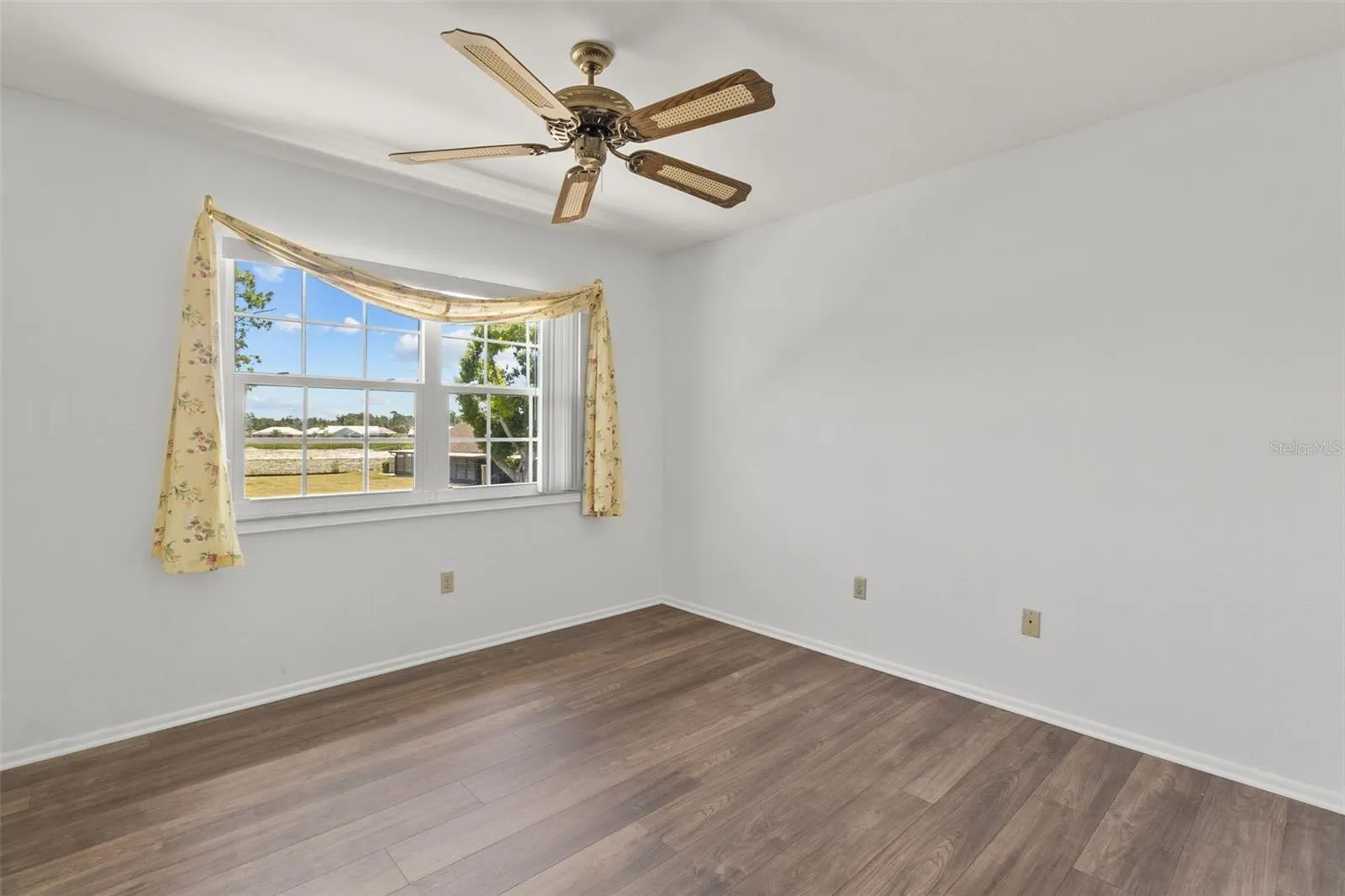 5628 LINKSMAN PL