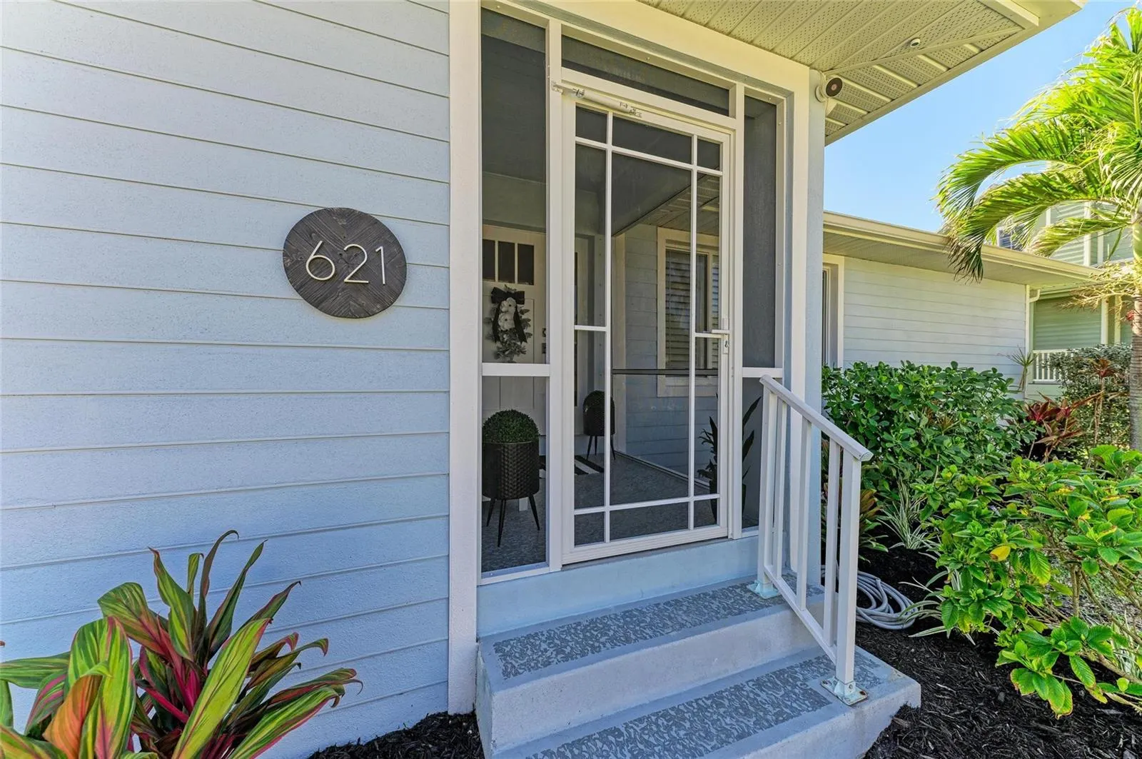 621 TRABUE AVE