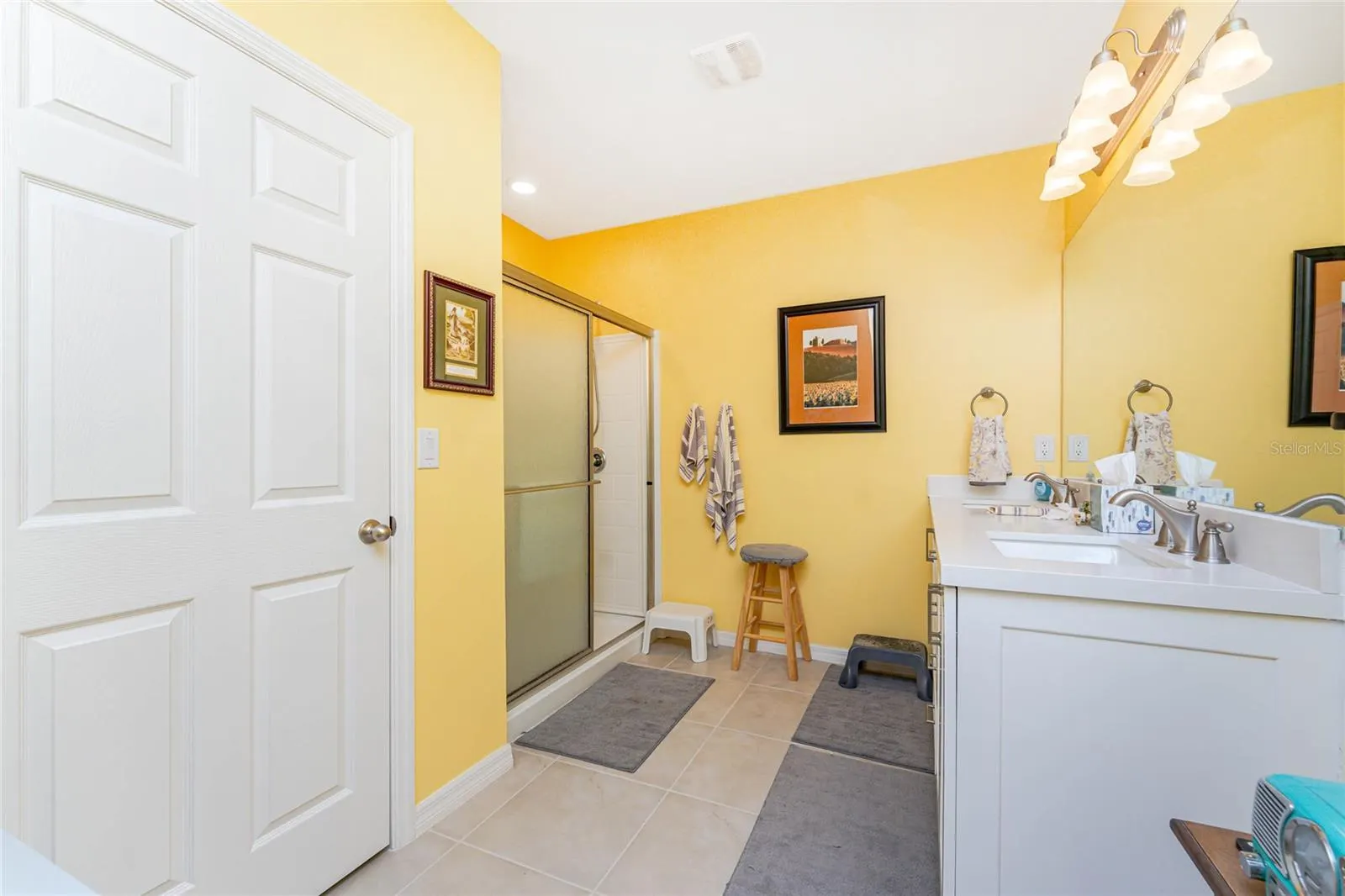 25328 E LENOX CIR