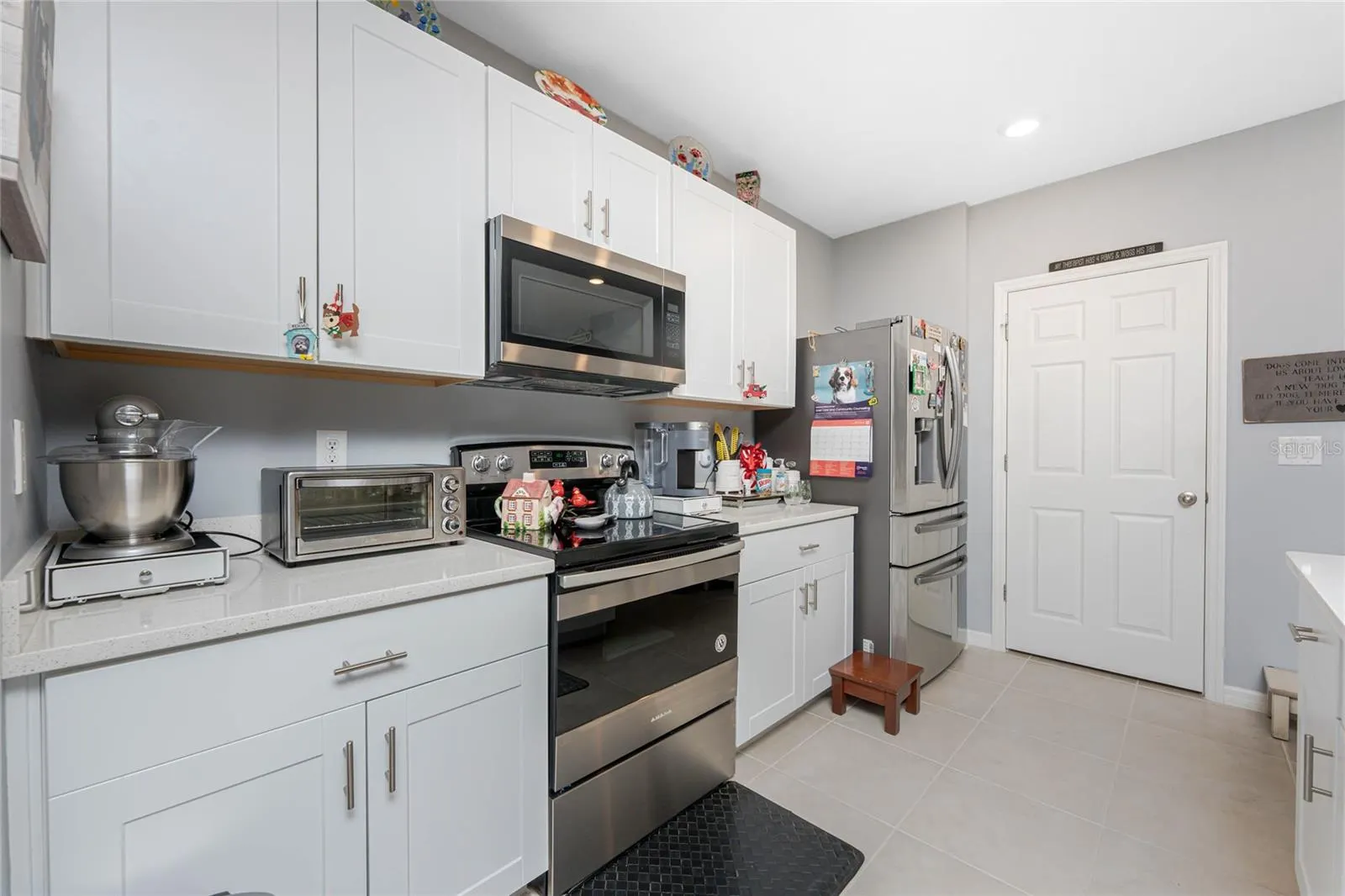 25328 E LENOX CIR
