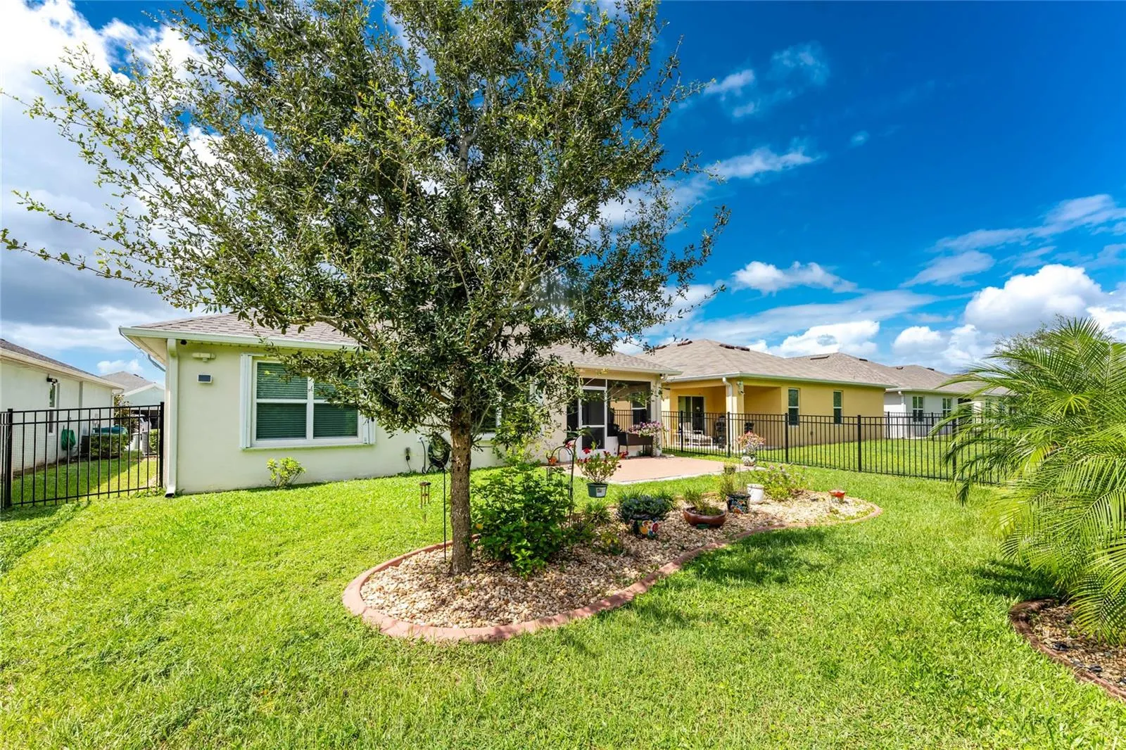 25328 E LENOX CIR