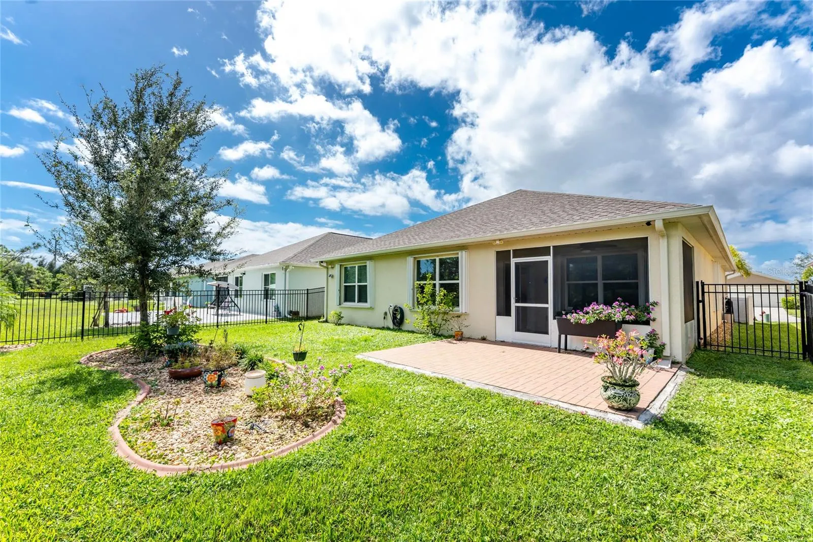 25328 E LENOX CIR