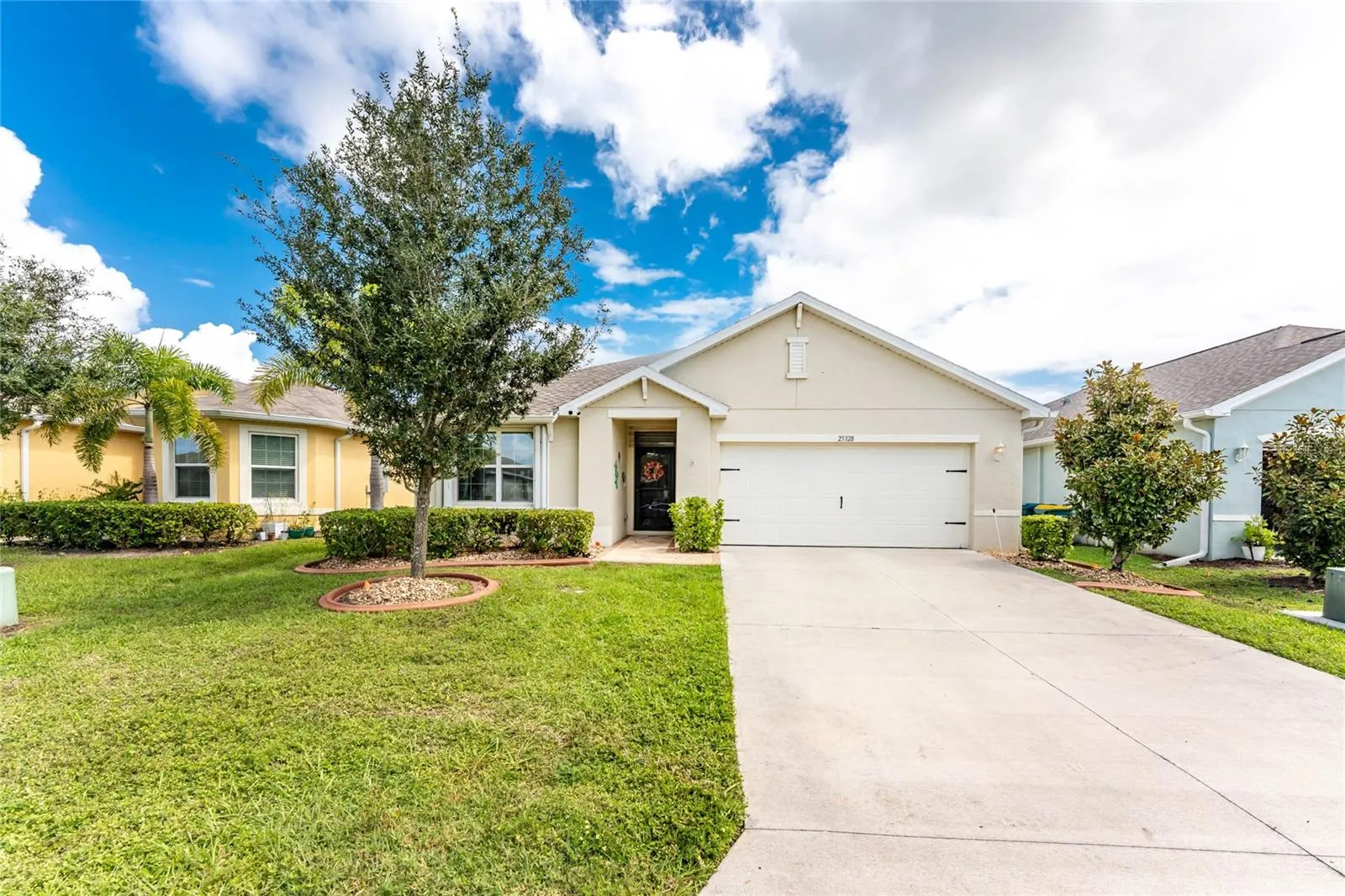 25328 E LENOX CIR