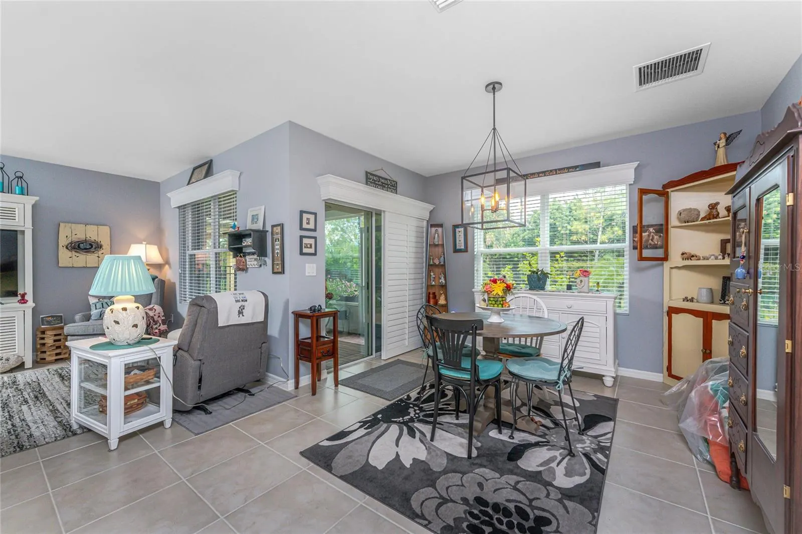 25328 E LENOX CIR