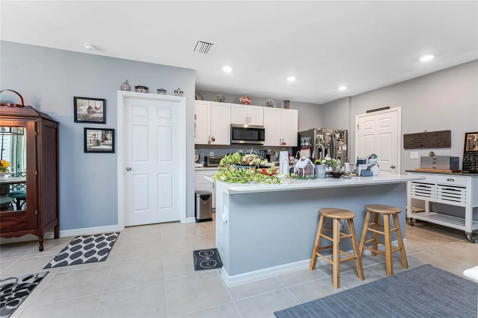25328 E LENOX CIR