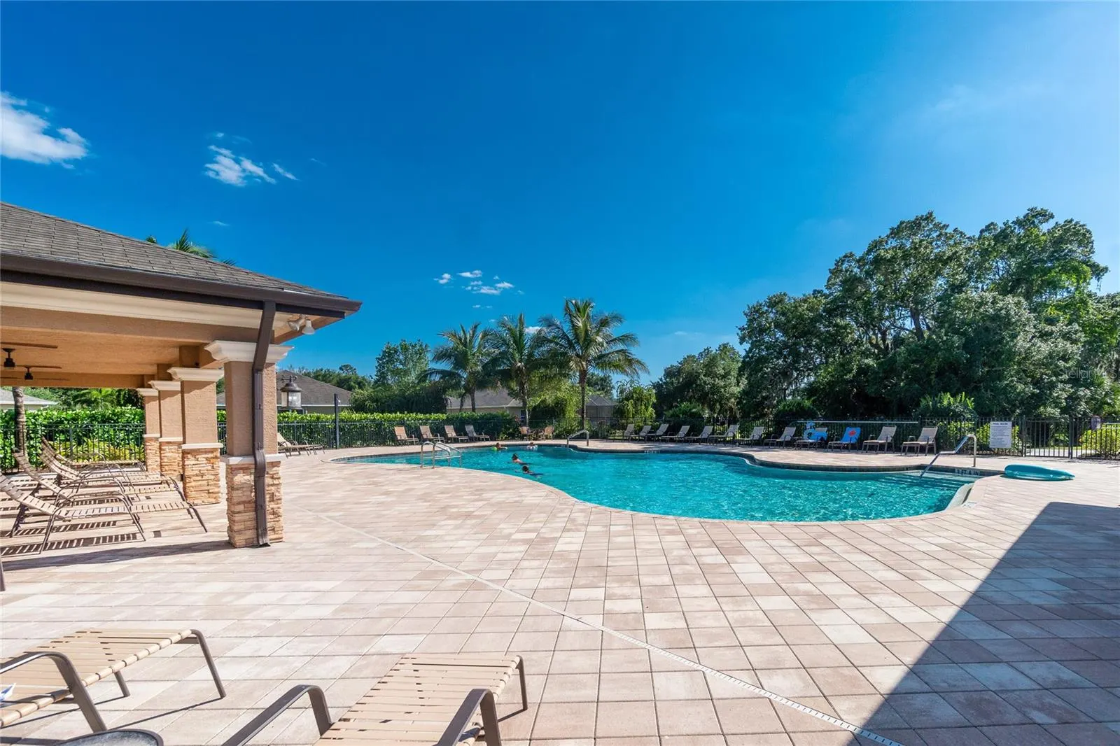 25328 E LENOX CIR