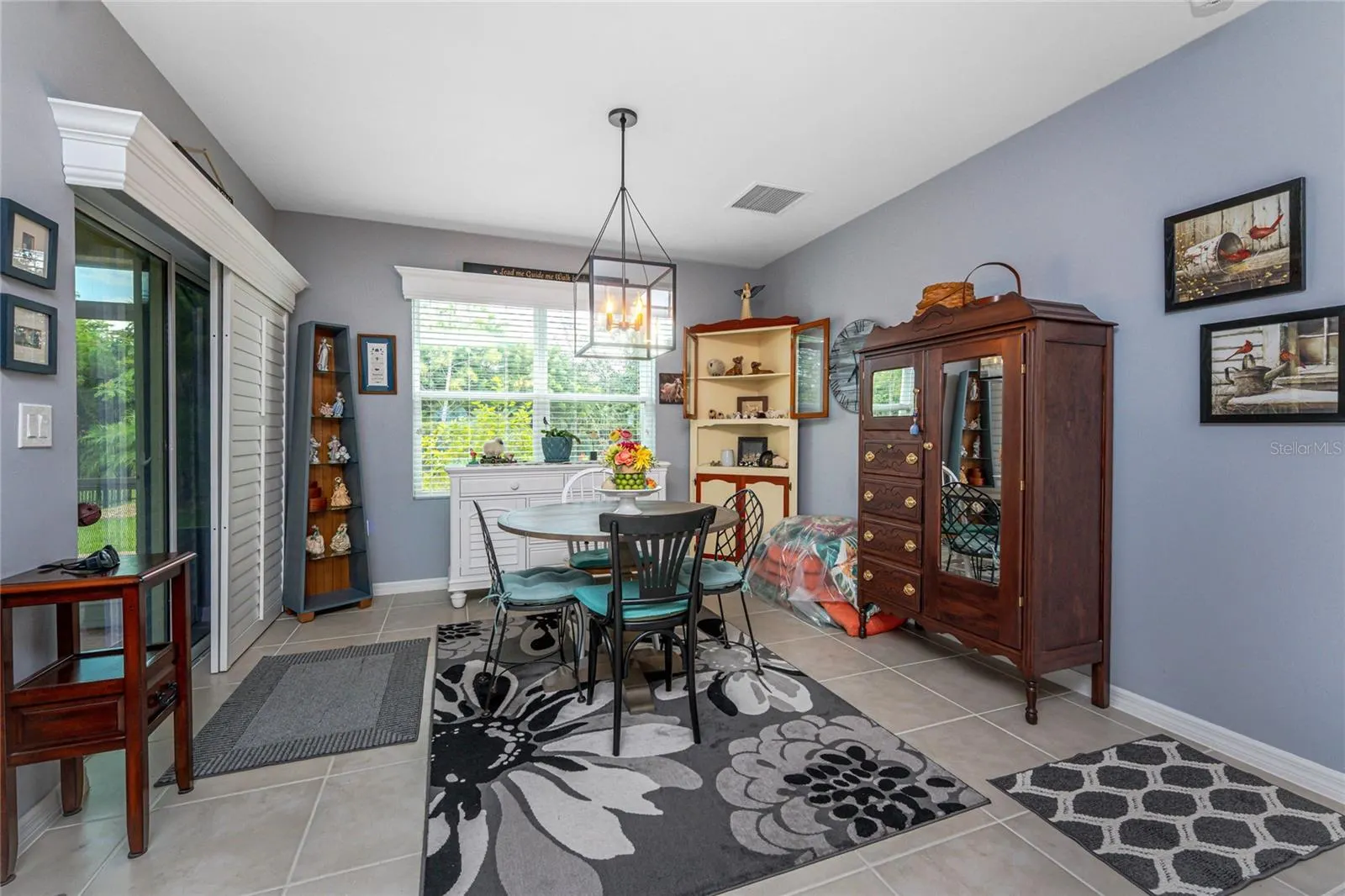 25328 E LENOX CIR