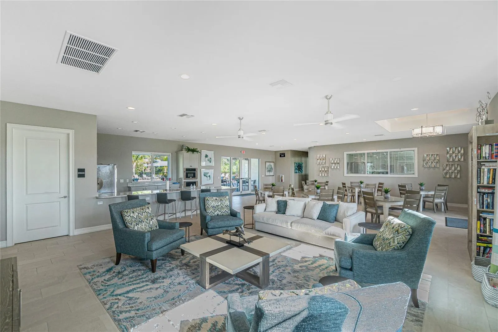 25328 E LENOX CIR