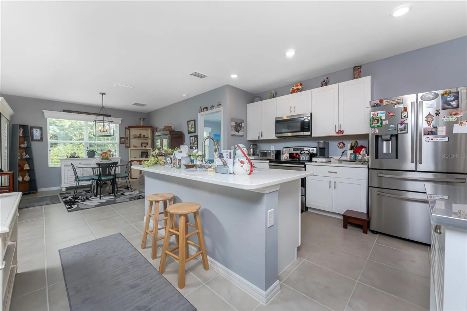 25328 E LENOX CIR