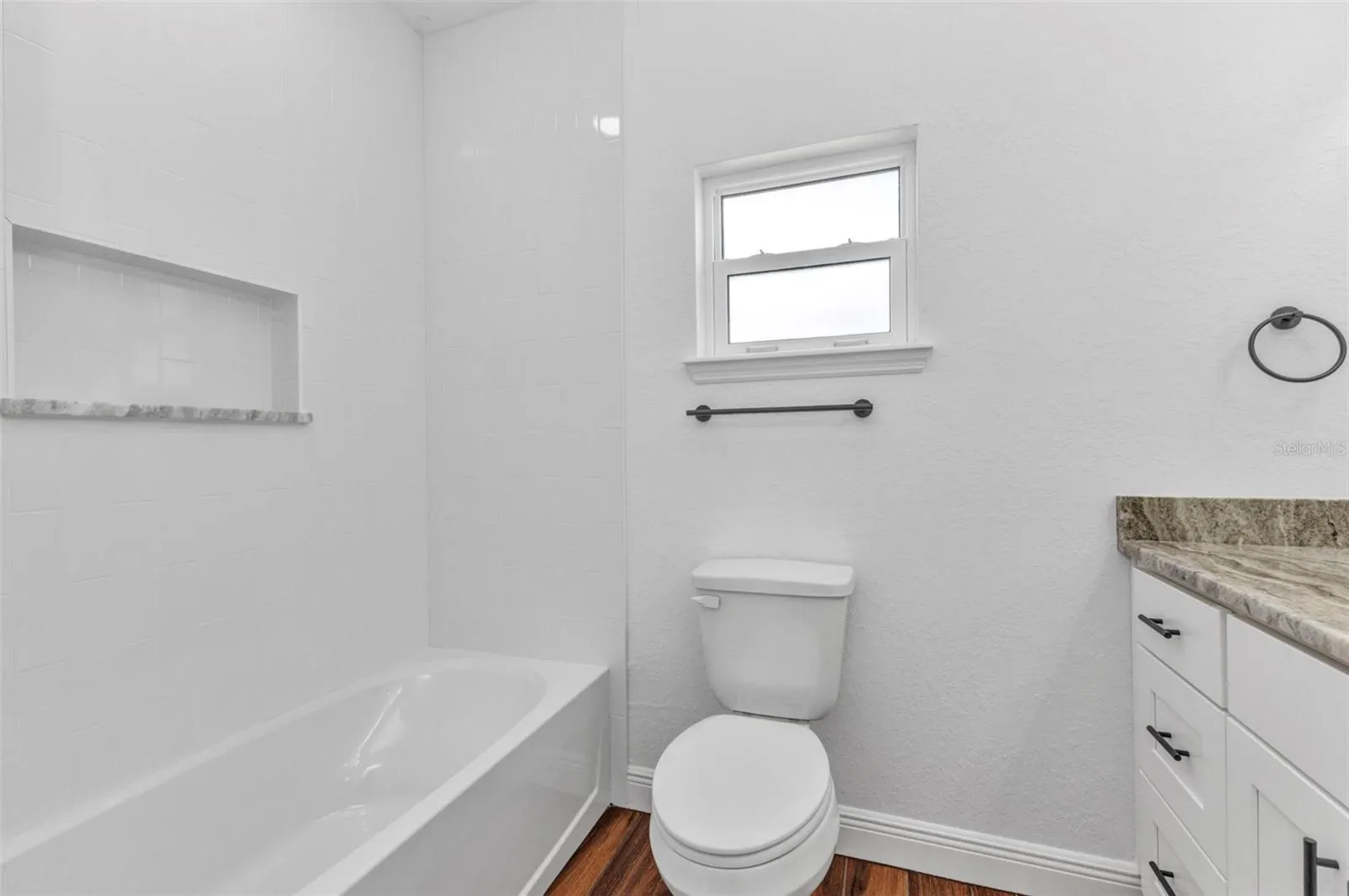 415 CARMALITA ST #112, #112
