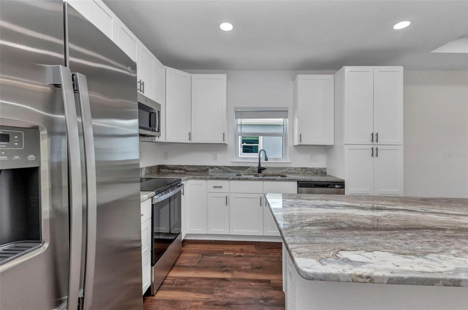 415 CARMALITA ST #112, #112