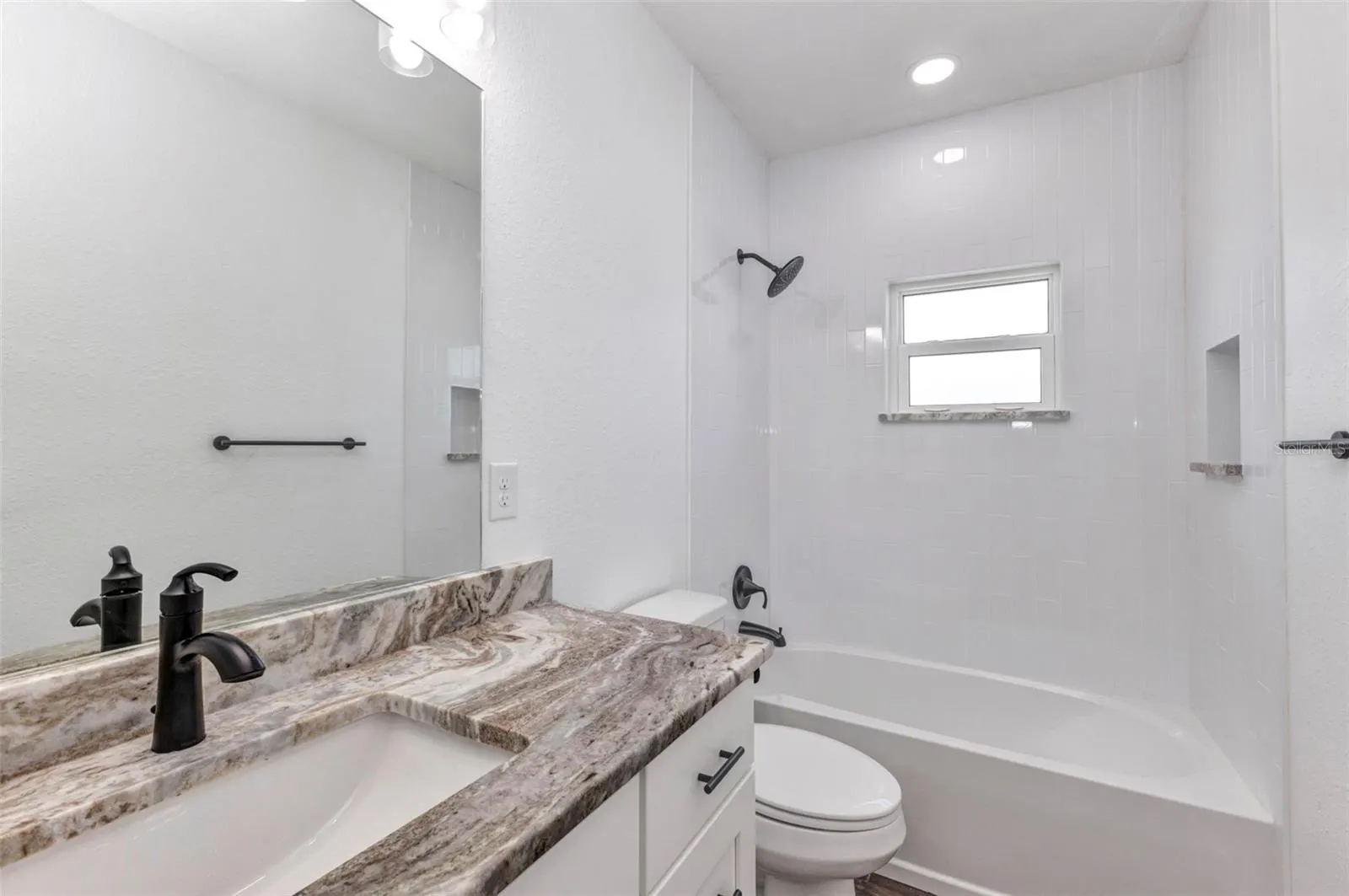 415 CARMALITA ST #112, #112
