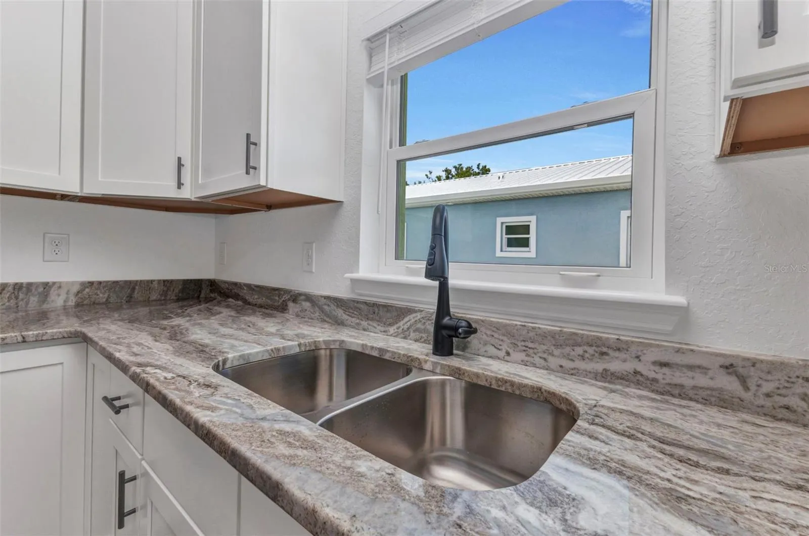 415 CARMALITA ST #112, #112