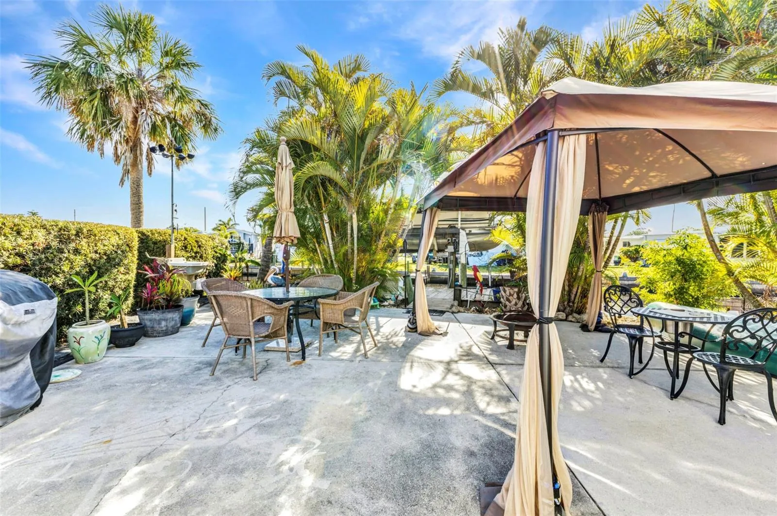 3000 COQUINA ESPLANADE