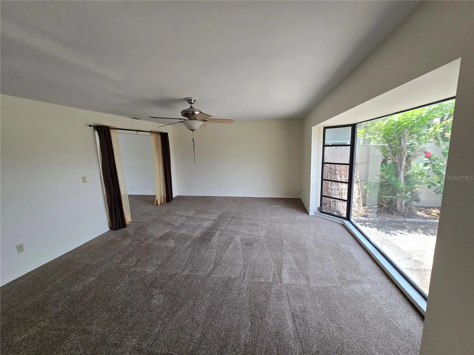 1318 SAN MATEO DR