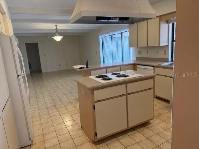1318 SAN MATEO DR